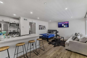 1BD Stylish Retreat Living Prime Location Comfy Beds